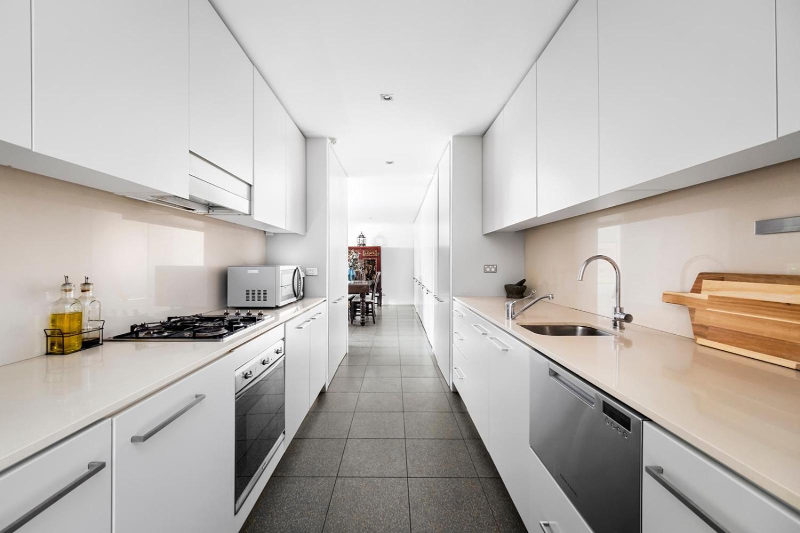 Groundfloor Surry Hills Retreat With Cinema Apartment