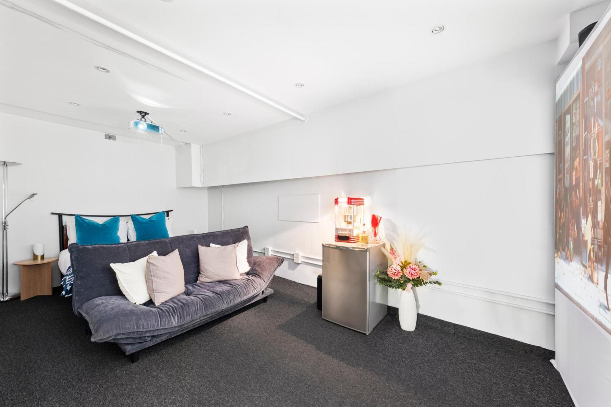 Groundfloor Surry Hills Retreat With Cinema Apartment *