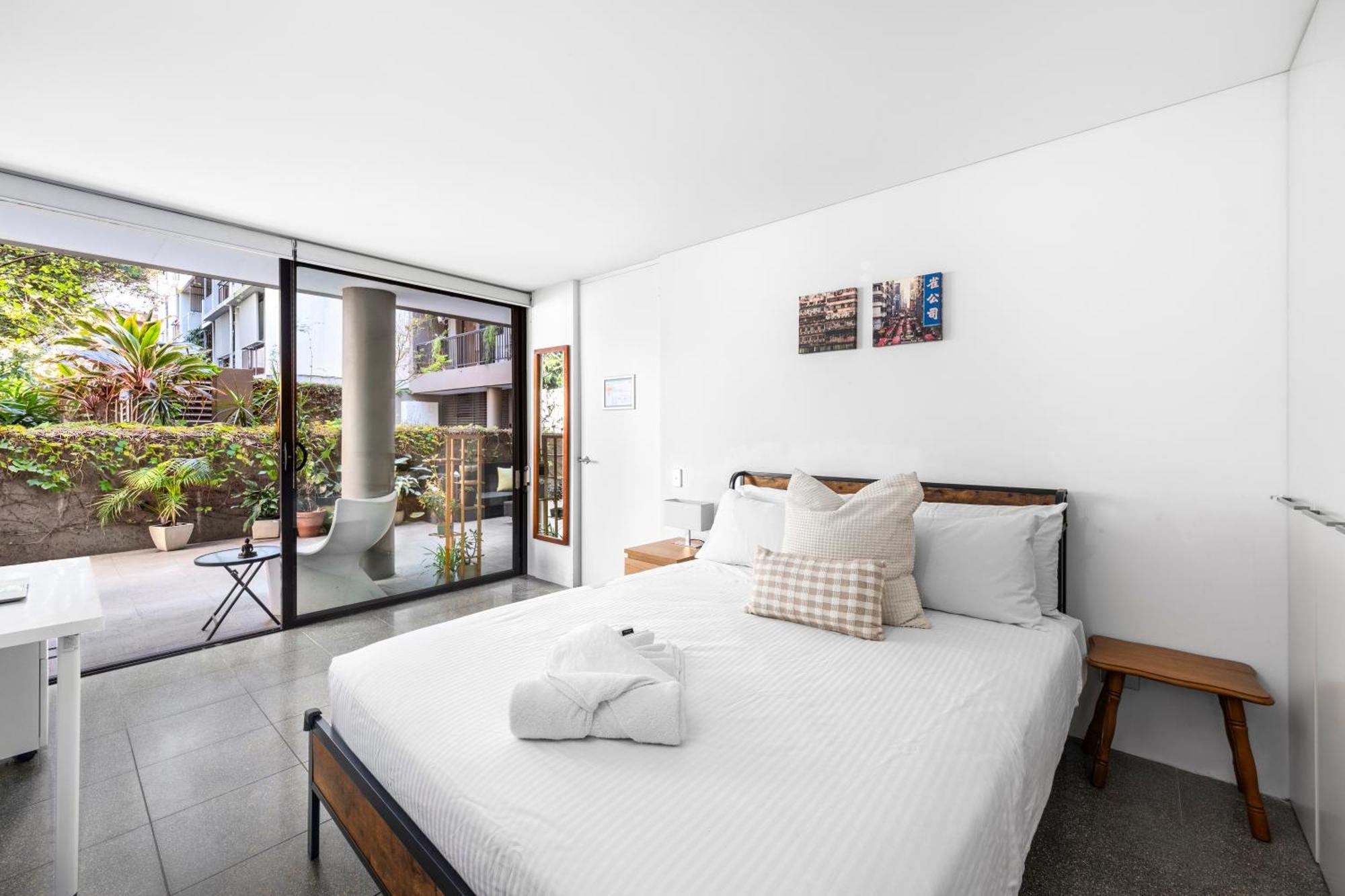 Groundfloor Surry Hills Retreat With Cinema Apartment *